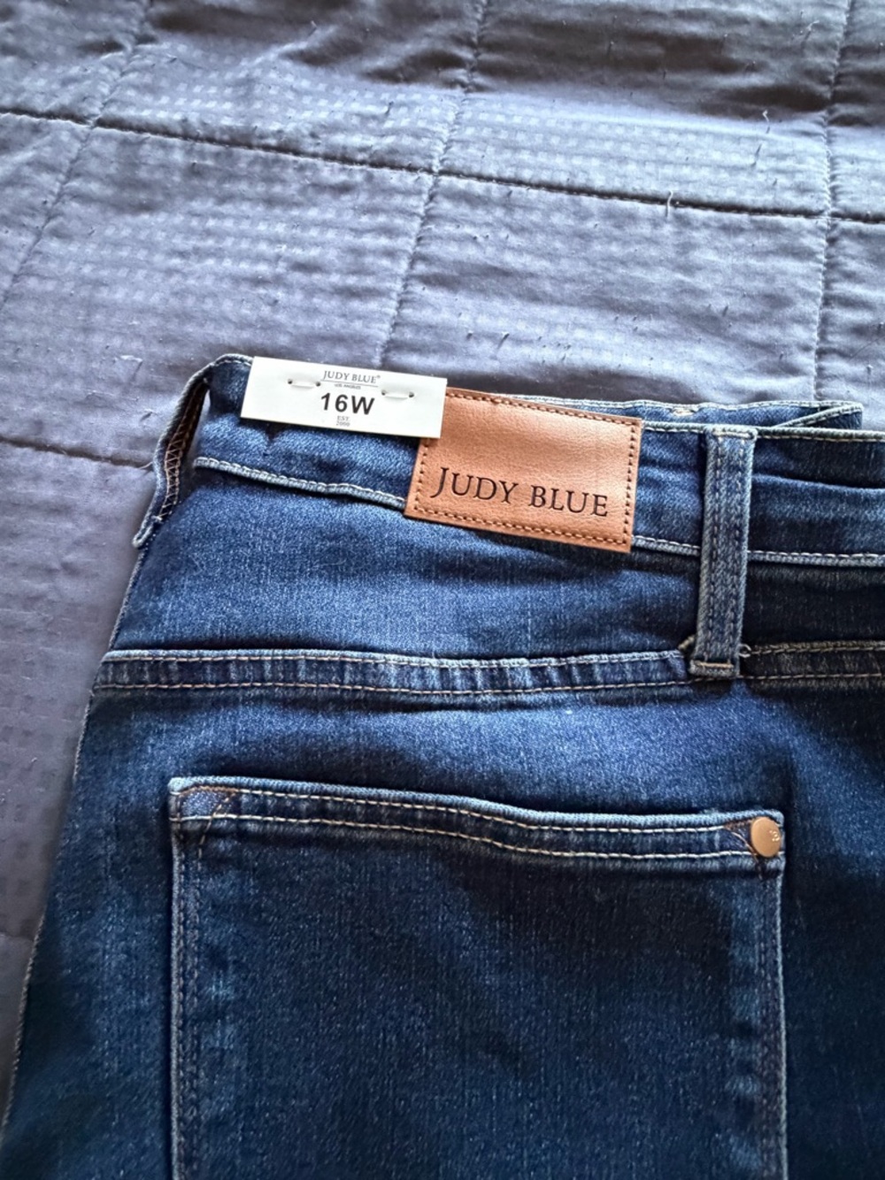 NWT Judy Blue Women’s Dark Wash Bootcut Cargo Jeans Size 16W - Picture 2 of 9